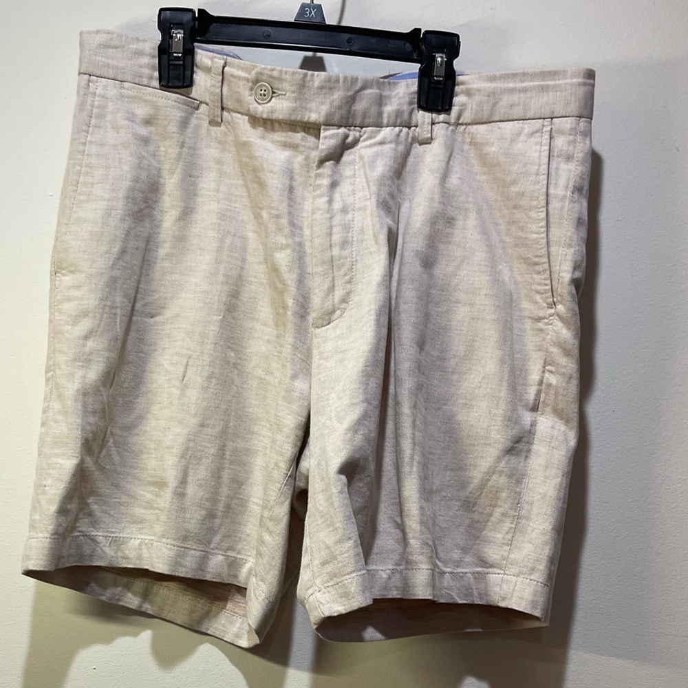 Peter Millar Men's Shorts Size 34 NWOT Cream Button Zip Pockets Great Condition